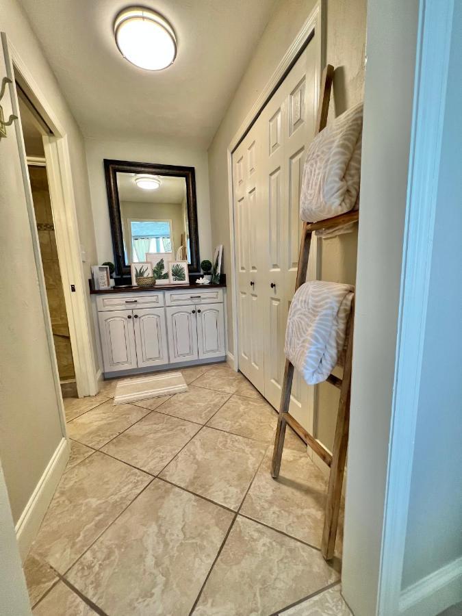 Beach Oasis 704 Lovely Daytona Ocean Front For 5 Sleeps Up To 12 Daytona Beach Exterior photo